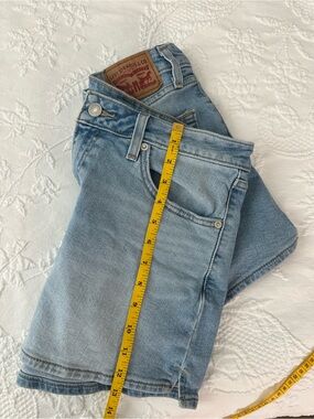 Levi’s Light Blue High Rise Women's Jeans Size 29